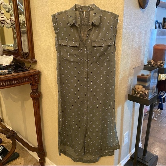 FREE PEOPLE Women Olive Patterned Open Back Sleeveless Buttoned Duster Size XS - Picture 1 of 12